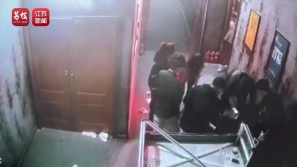 秒配网 男子玩密室致十级伤残住ICU，店家称有“免责协议”不赔，法院判了！